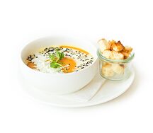 Тыквенный суп-пюре с фетой и сухариками