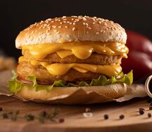 Двойной бургер Цезарь с курицей