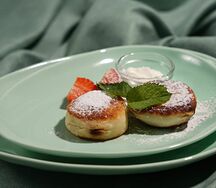 Сырники Бриошь со сметаной