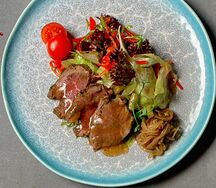 Салат с ростбифом