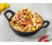 Рис с курицей и соусом сладкий чили