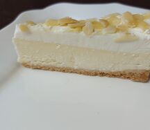 Чизкейк Какос и Миндаль