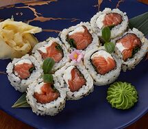 Ролл №42 с лососем и сливочным сыром