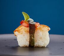 Суши №13 с морским гребешком и соусом терияки