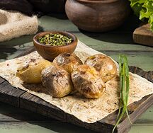 Шашлык из румяного картофеля на углях