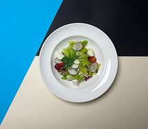 Салат с редисом и моцареллой