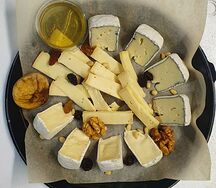 Сырная тарелка Бри Нуар