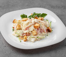 Салат Цезарь с курицей