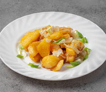 Картофель жаренный с луком