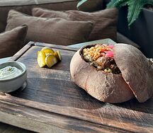 Томлёная лосятина в черёмуховом хлебе
