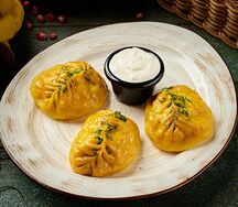 Манты с лососем и шафраном