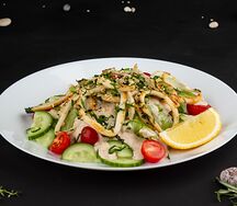 Салат с кальмаром