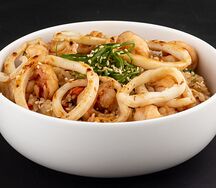 Рис Тяхан с морепродуктами