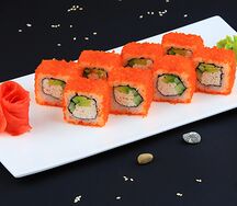 Калифорния с крабом в соусе спайси