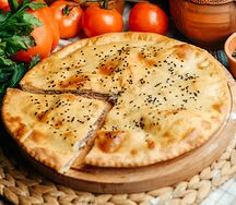 Кубдари с рубленой говядиной и луком