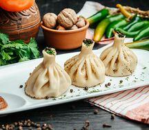 Хинкали с бараниной и говядиной