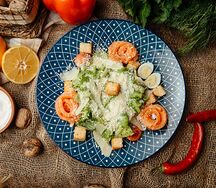 Цезарь со слабосоленым лососем