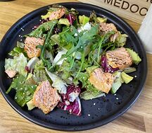 С лососем татаки и авокадо