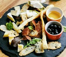 Винная тарелка Всего понемножку