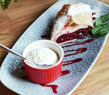 Штрудель вишневый