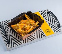 Картофель фри с халапеньо и сыром