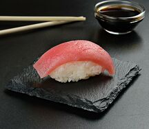 Нигири с тунцом