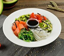 Поке с лососем