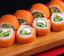 Ролл Ya Филадельфия с огурцом De Luxe