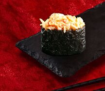 Гункан с крабом