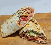 Шаурма с курицей в лаваше