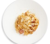 Феттучини с креветками и соусом карри