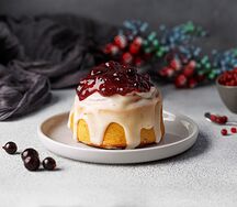Минибон с брусникой и черной смородиной