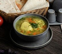Суп куриный с лапшой