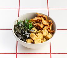 Поке с тофу и соевым мясом