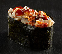 Гункан с угрем