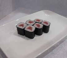 Ролл с тунцом