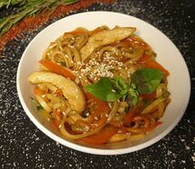 Wok с курицей
