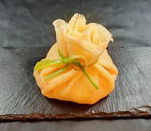 Жюльен из куриной грудки в мешочке из блина