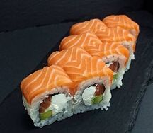 Ролл Филадельфия с лососем