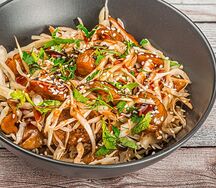 Свежая капуста с жареными грибами