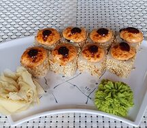 Запеченный ролл Филадельфия в кунжуте 8 шт