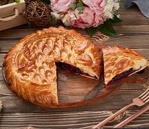 Пирог с лесными ягодами