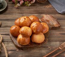 Фуршетные пирожки с черной смородиной