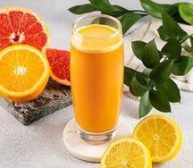 Свежевыжатый сок из апельсина, лимона и грейпфрута