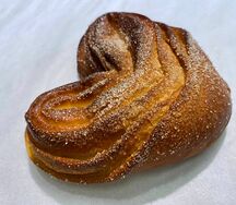 Плюшка с сахаром