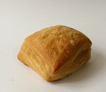 Слоеный сахарный язычок