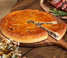Пирог с мясом и грибами