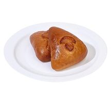 Пирожок с курицей и грибами
