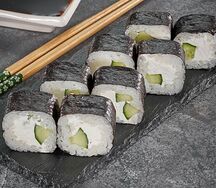 Ролл сливочный с огурцом