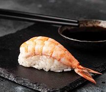 Суши с тигровой креветкой